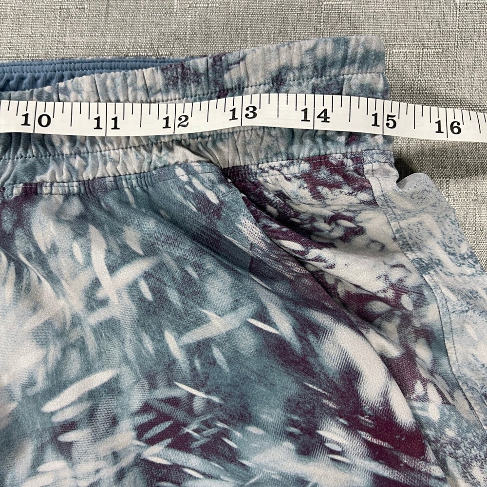 Lululemon Pace Breaker 7" Linerless Shorts Mens Large Flicker Utility Blue Print - Picture 10 of 15